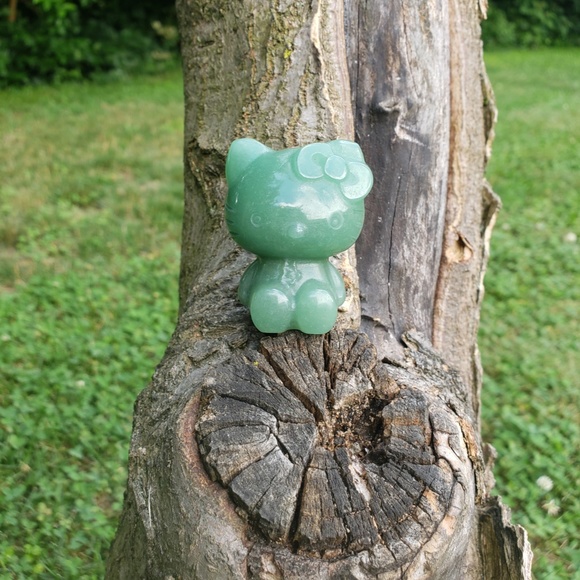 Green Aventurine Kitty Crystal Figurine – Lucky Stone Carving